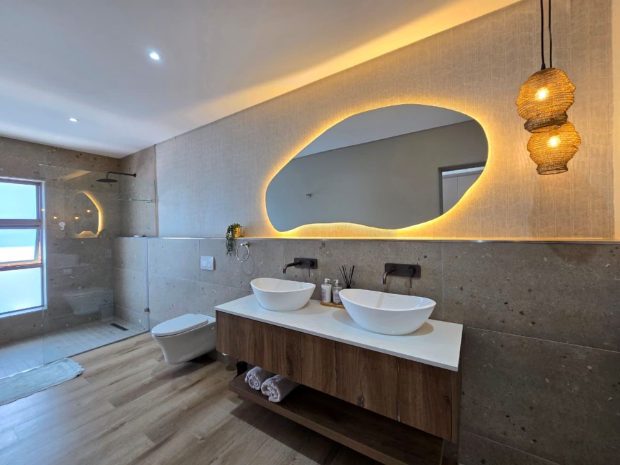 4 Bedroom Property for Sale in Outeniqua Strand Western Cape